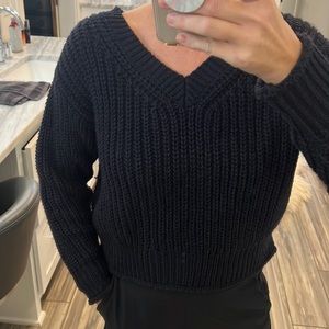 H&M cropped v-neck sweater. NWOT